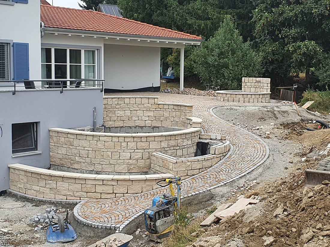 Pflaster- und Natursteinbelag