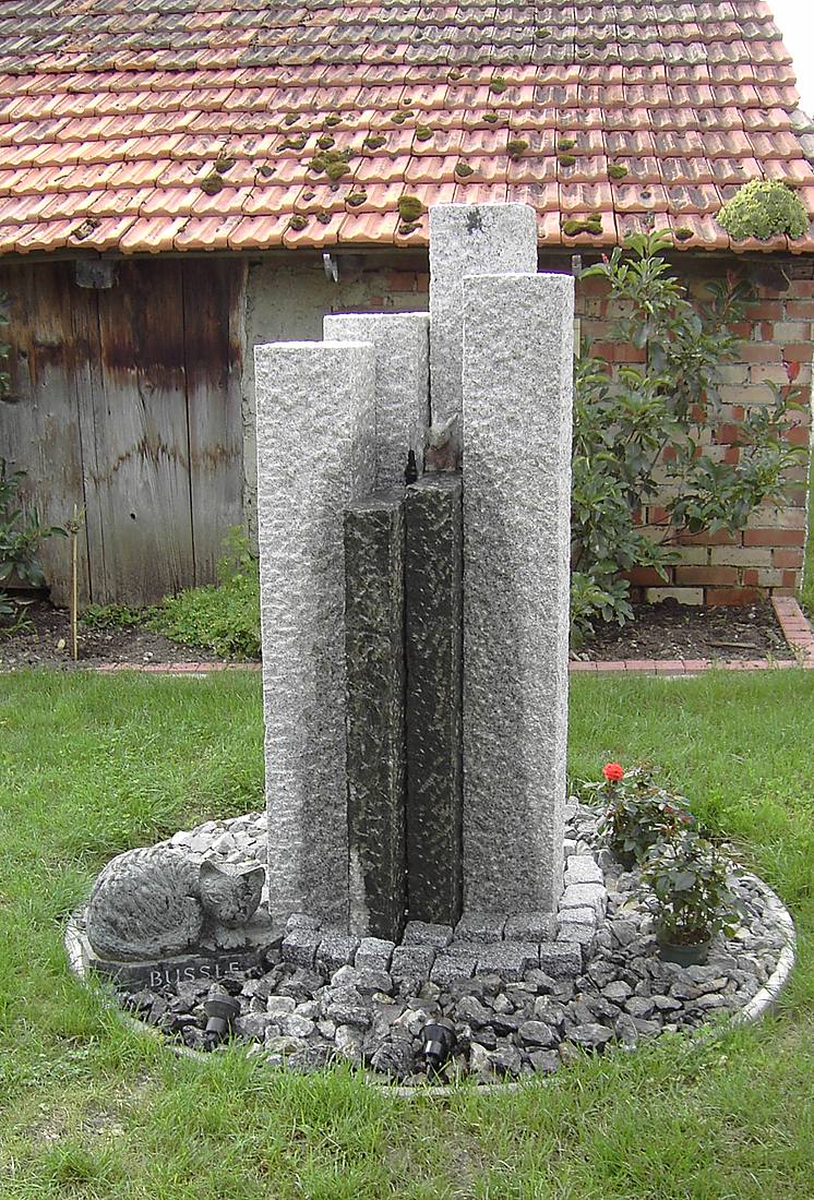 Natursteinbrunnen