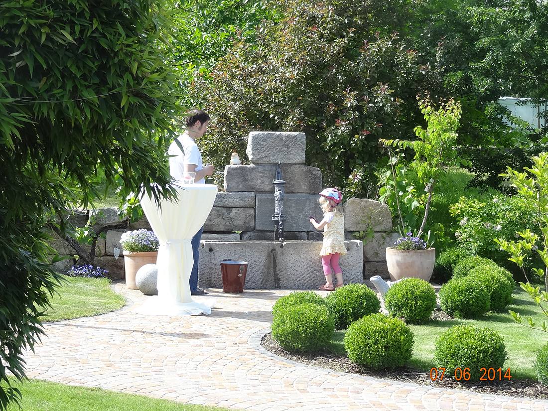 Garten- und Bepflanzung