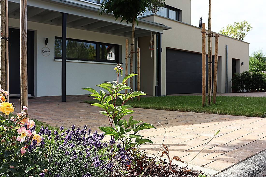 Garten- und Bepflanzung