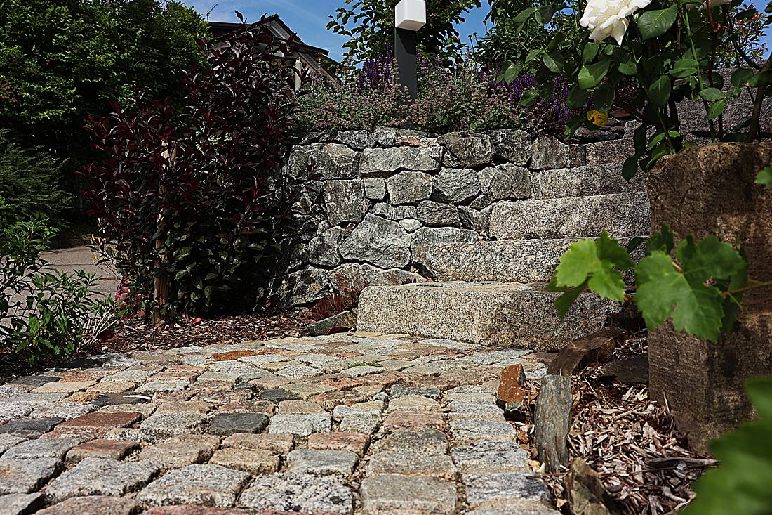 Natursteinmauer von KAISER