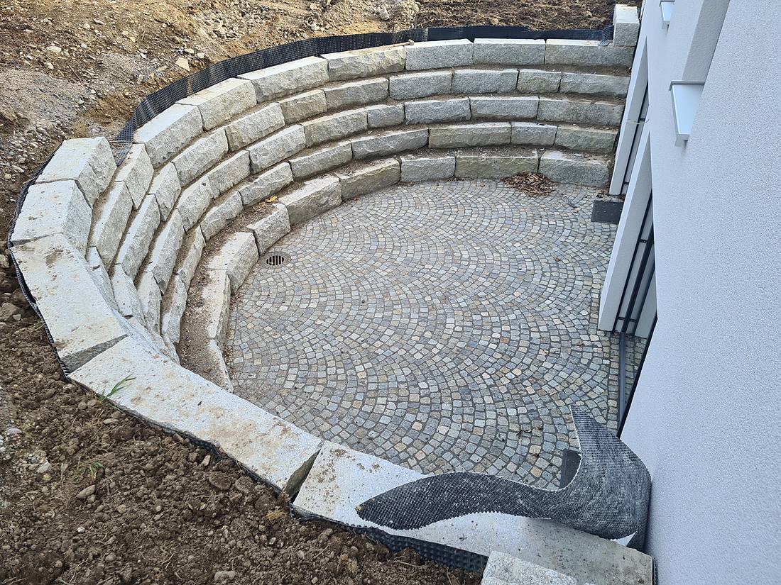 Natursteinmauer von KAISER