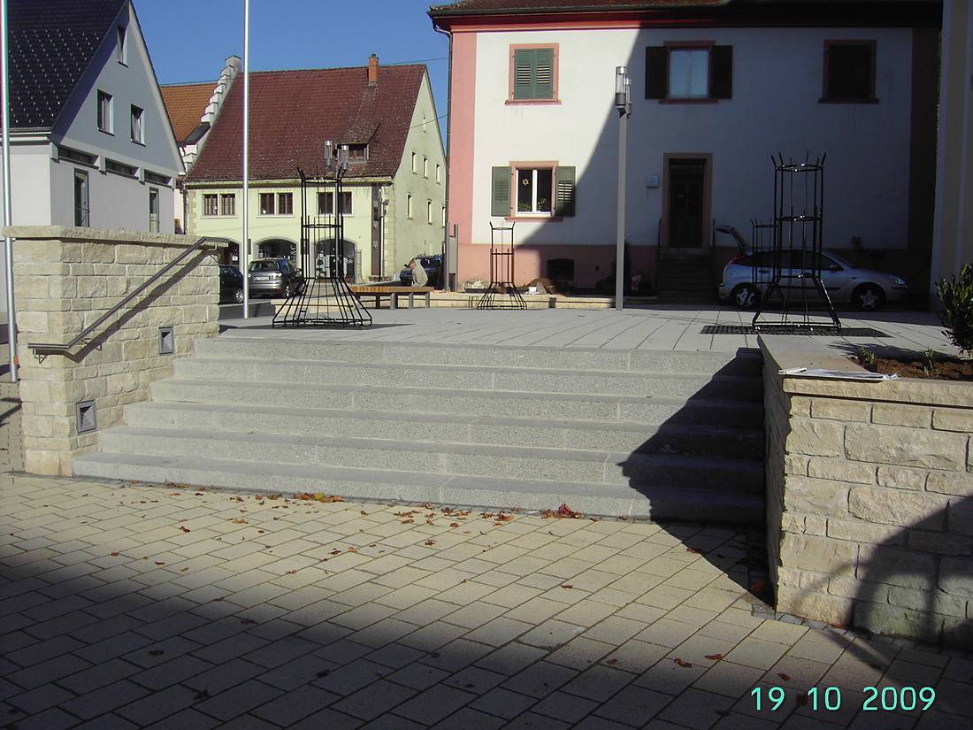 Natursteinmauer von KAISER