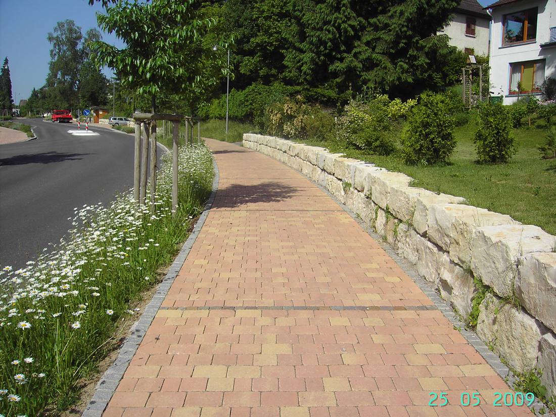 Natursteinmauer von KAISER